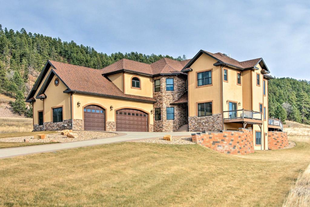 Great 5BR Deadwood Area Home with Hot Tub and Game Room - main image