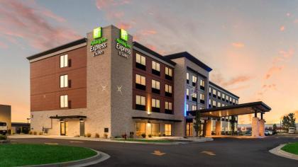 Holiday Inn Express  Suites Racine an IHG Hotel Sturtevant Wisconsin