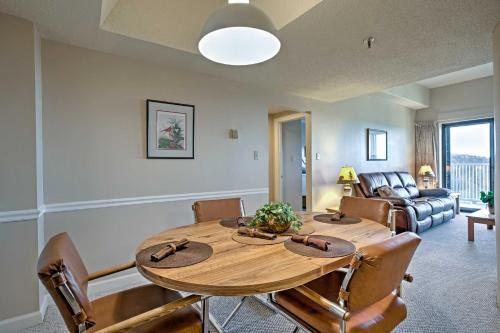 Cozy Sugar Mountain Condo with Pool Hot Tub Access! - image 4