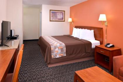 Americas Best Value Inn Sullivan - image 10
