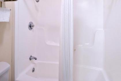 Americas Best Value Inn Sullivan - image 11