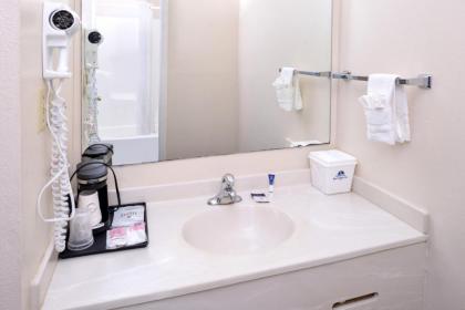 Americas Best Value Inn Sullivan - image 12