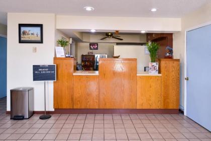 Americas Best Value Inn Sullivan - image 14