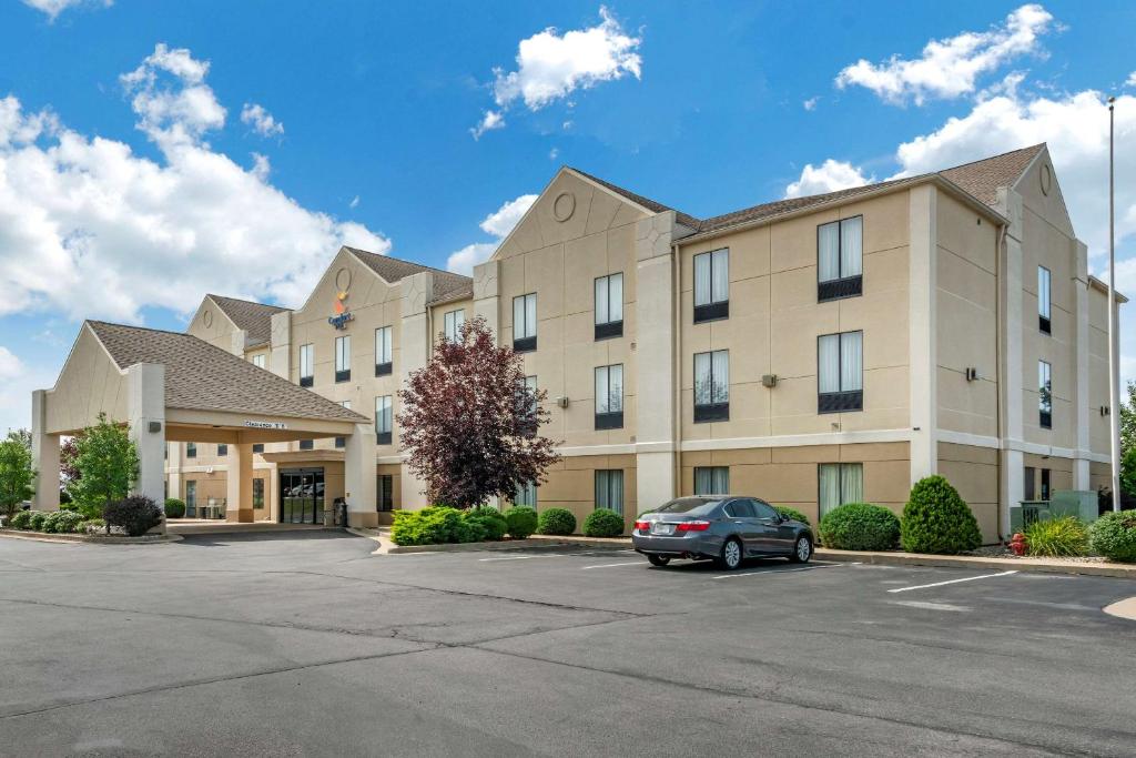 Comfort Inn Sullivan - main image