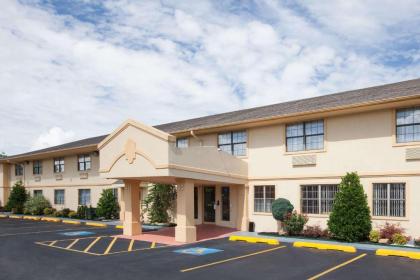 Super 8 by Wyndham Sulphur Oklahoma