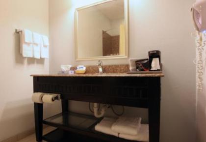 Americas Best Value Inn Sulphur - image 15