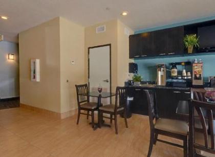 Americas Best Value Inn Sulphur - image 8