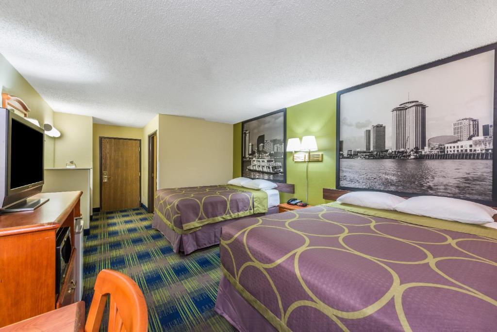 Super 8 by Wyndham Sulphur Lake Charles - image 2