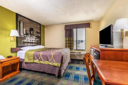 Super 8 by Wyndham Sulphur Lake Charles - image 3