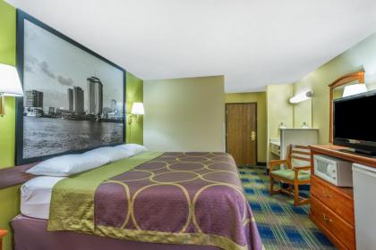 Super 8 by Wyndham Sulphur Lake Charles - image 4
