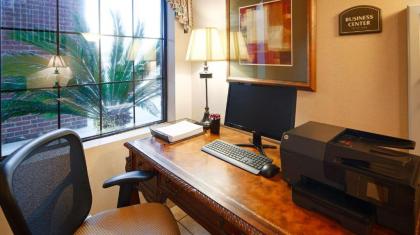 Best Western Plus Executive Hotel & Suites - image 14