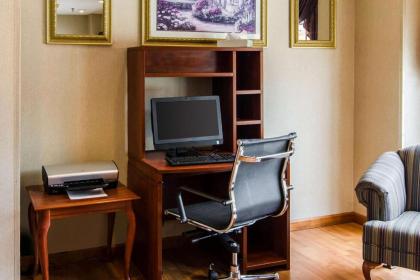 Quality Inn Summersville - image 2