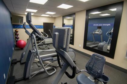 Hampton Inn Summersville - image 13