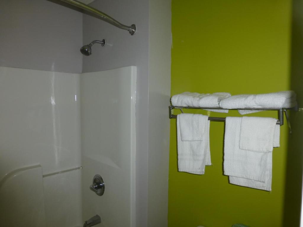 Coach Inn - Summerville - image 4