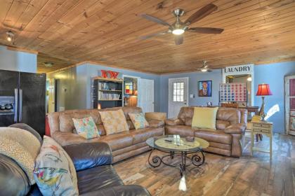 Charming Escape with Fire Pit in Summerville! - image 7