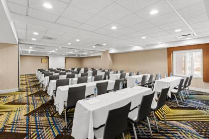 Holiday Inn Express and Suites Sumner an IHG Hotel - image 21
