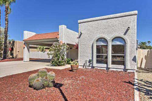 Peaceful Sun Lakes House with Community Pool and Golf! - main image