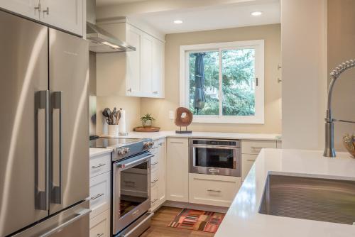 Dollar Meadows Condo with Sun Valley Amenities - main image