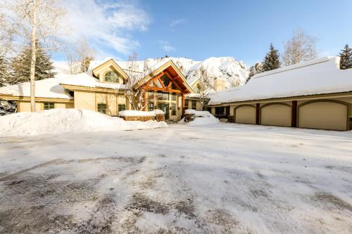 Lane Ranch Mountain Retreat - main image