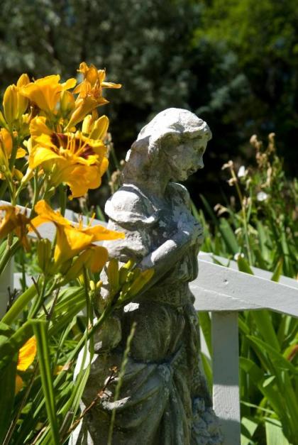 Warm Springs Inn & Winery - image 14