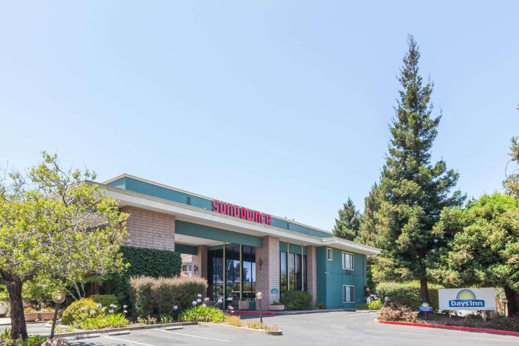Days Inn & Suites by Wyndham Sunnyvale - main image
