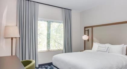 Fairfield Inn & Suites by Marriott San Jose North/Silicon Valley - image 7
