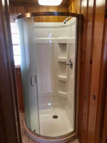 Knotty Pine Cottage - image 13