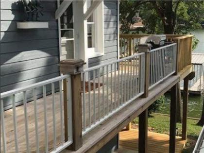 Knotty Pine Cottage - image 5