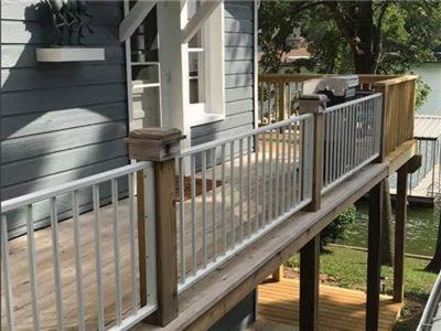 Knotty Pine Cottage - image 5