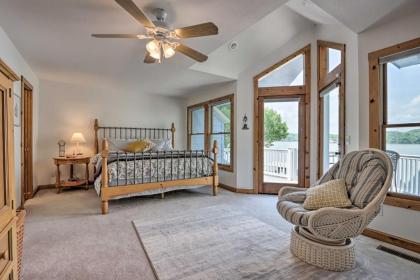 Sunny Providence Cottage Retreat with Kayaks! - image 11