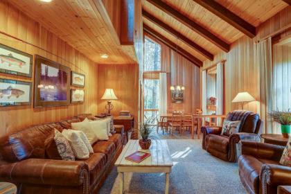 22 Rogue-AC-Hot Tub-4BR/3.5BA
