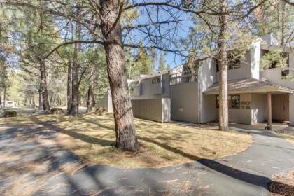Meadow House 19 | Discover Sunriver - image 3