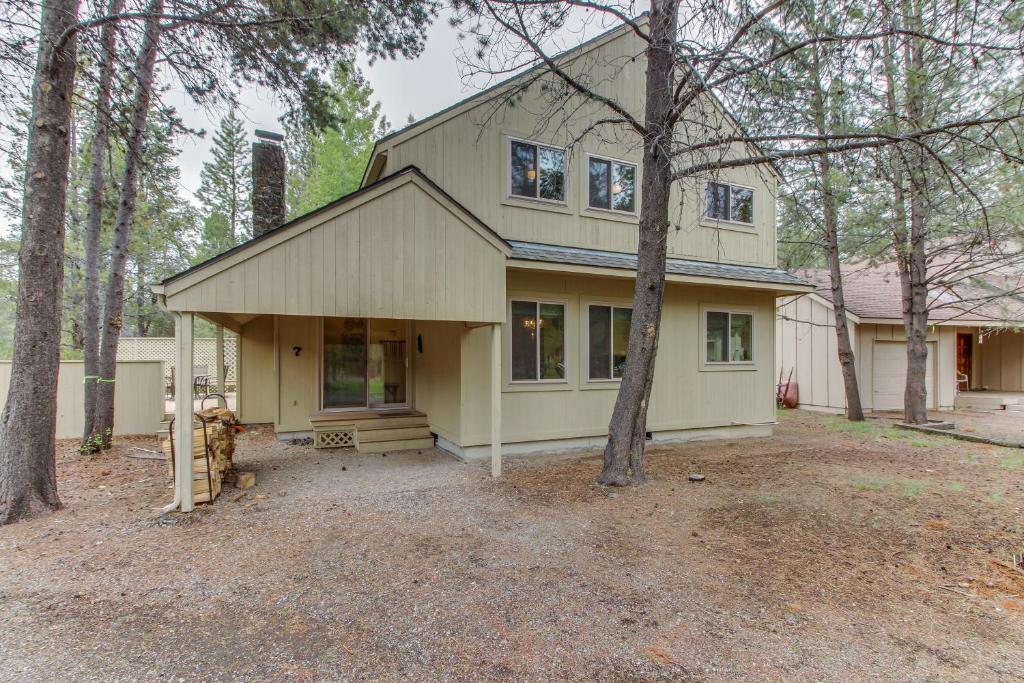 Mt View Lane 7 | Discover Sunriver - main image