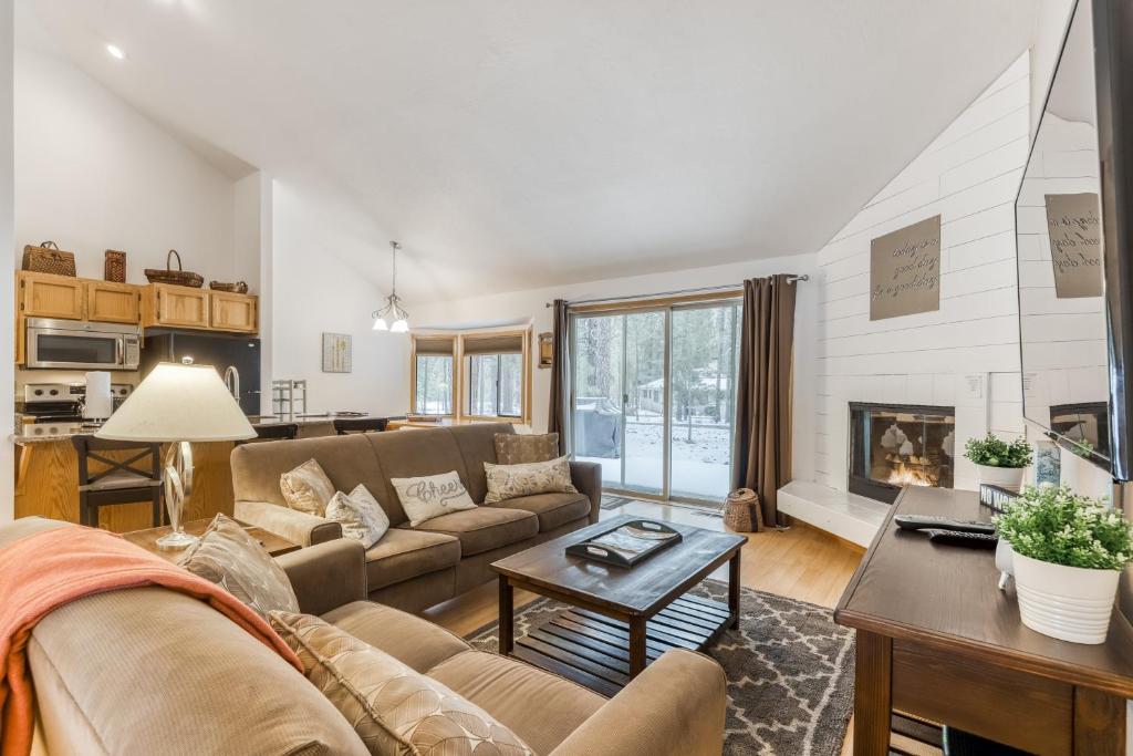 Muskrat Lane 05 | Discover Sunriver - main image