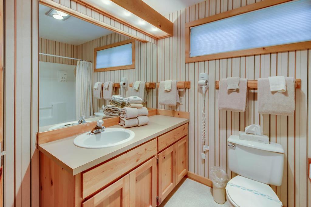 Circle 4 Ranch 25 | Discover Sunriver - image 2
