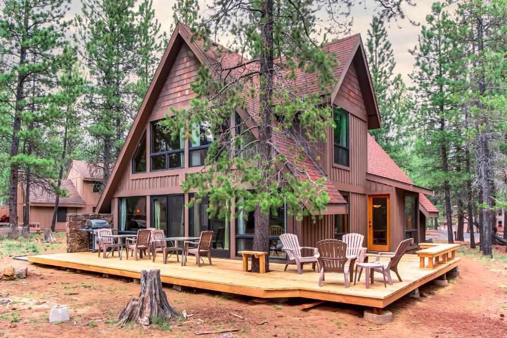 8 Cedar Lane - main image