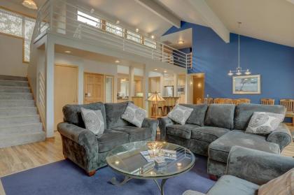 1 Colonial-Golf Course-5BR/6BA