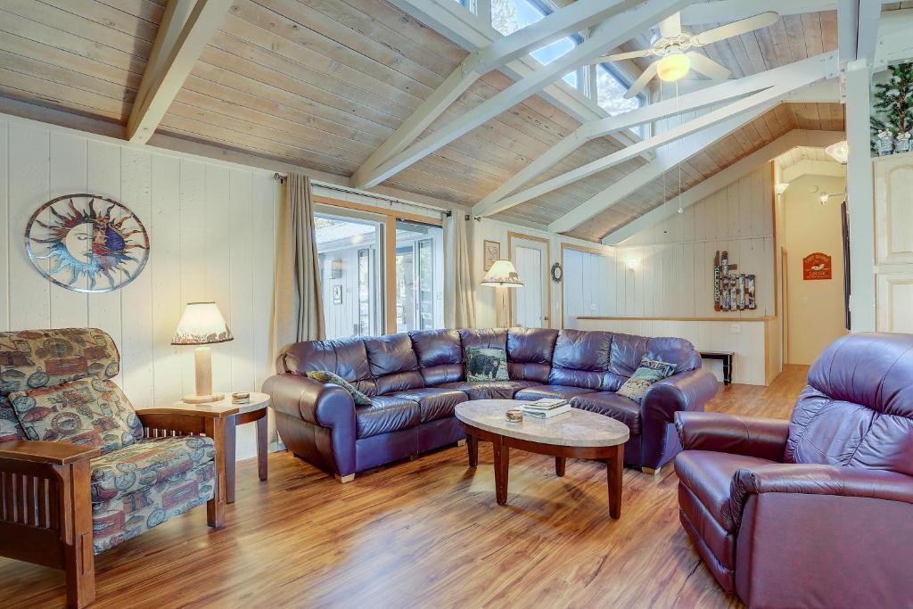 11 Pine Mt-AC-Hot Tub-4BR/4BA - main image