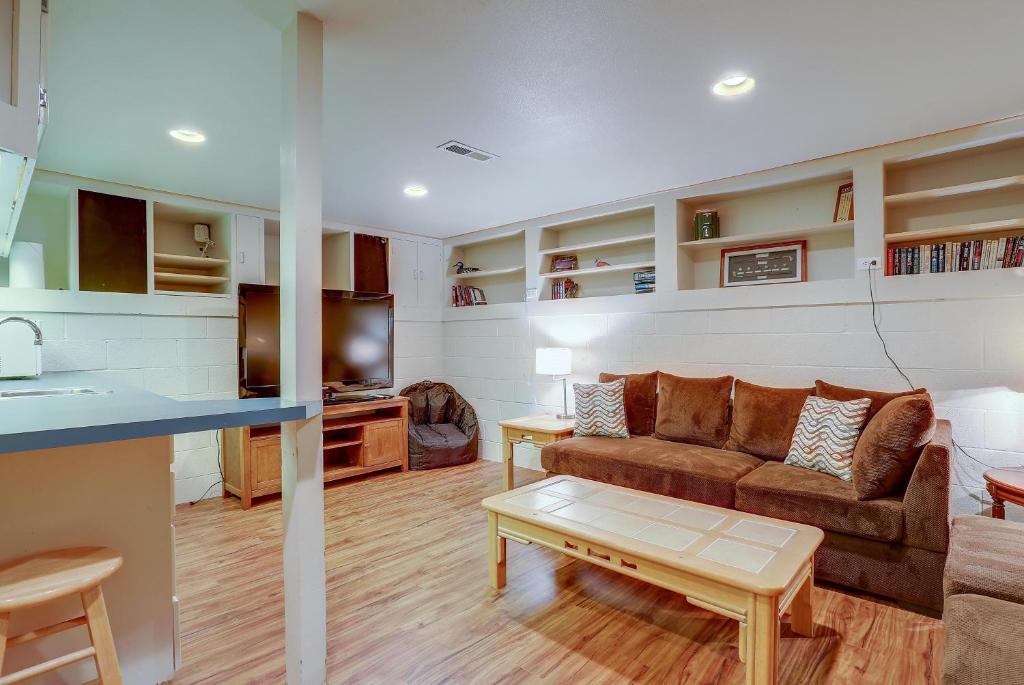 11 Pine Mt-AC-Hot Tub-4BR/4BA - image 3