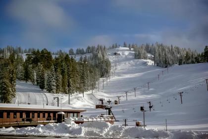 Sunriver Chalet - image 16
