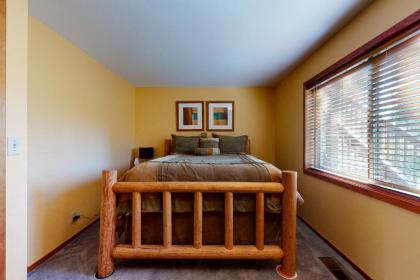 Sunriver Chalet - image 18