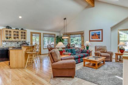 Redwood Retreat - image 8
