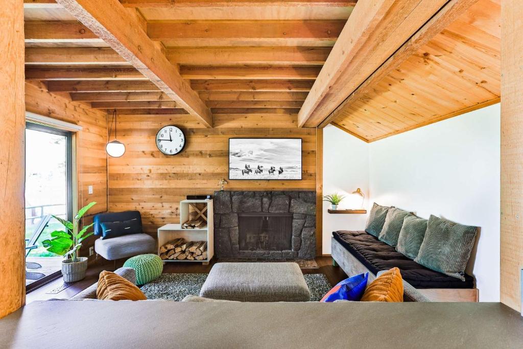 6 Ranch Cabin - main image
