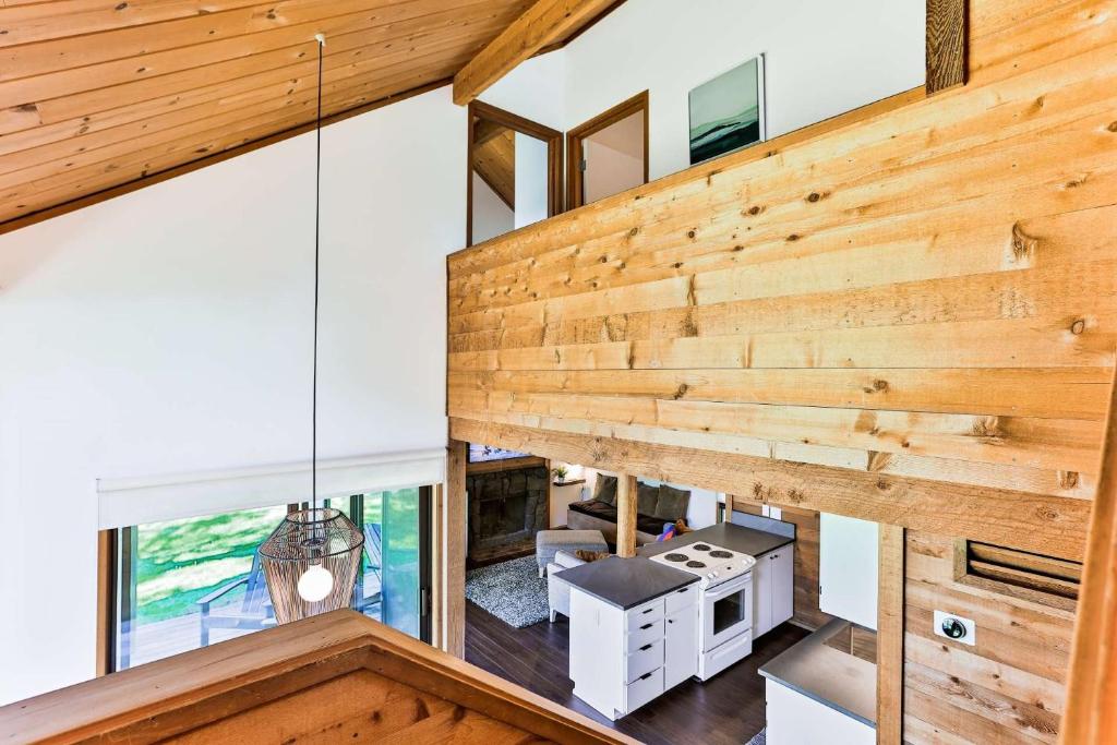6 Ranch Cabin - image 6