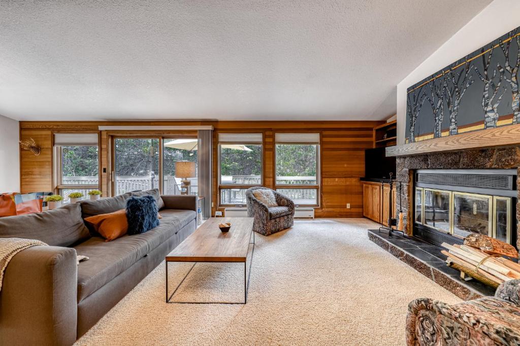 6 Red Cedar - image 2
