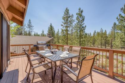Sunriver Treehouse - image 1