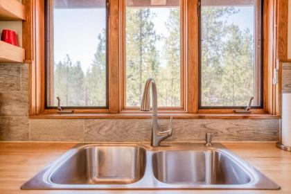 Sunriver Treehouse - image 9
