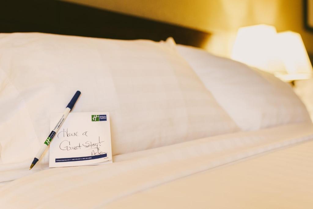 Holiday Inn Express & Suites Superior an IHG Hotel - image 6