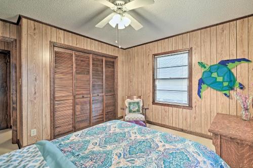 Pet-Friendly Second Row House Steps to Beach! - image 2