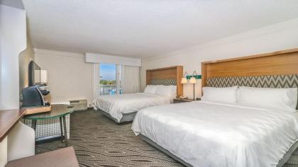 Holiday Inn Oceanfront at Surfside Beach an IHG Hotel - image 3